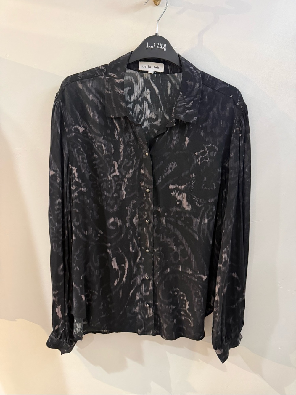 Bella Dahl B4866 - Black Abstract Print Button-Down Shirt